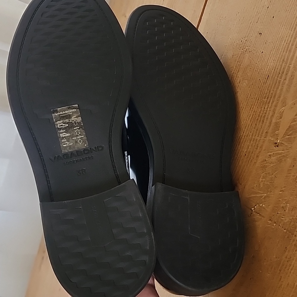 Vegabond Shoemakers Black Alex Loafers - Picture 12 of 13